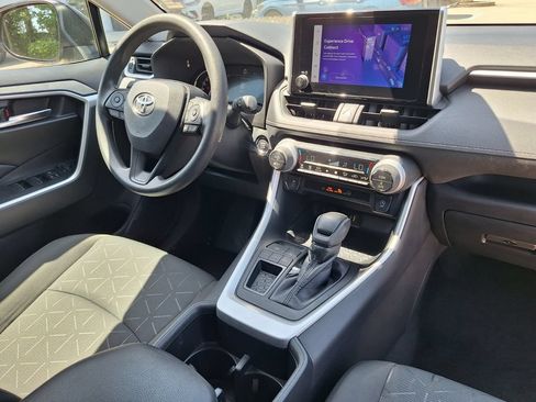 Used 2024 Toyota RAV4 XLE FWD image 25