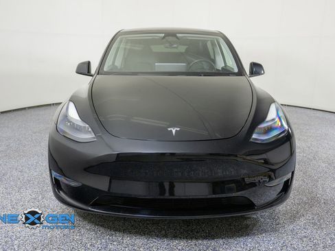 Used 2024 Tesla Model Y Performance AWD/4WD image 2