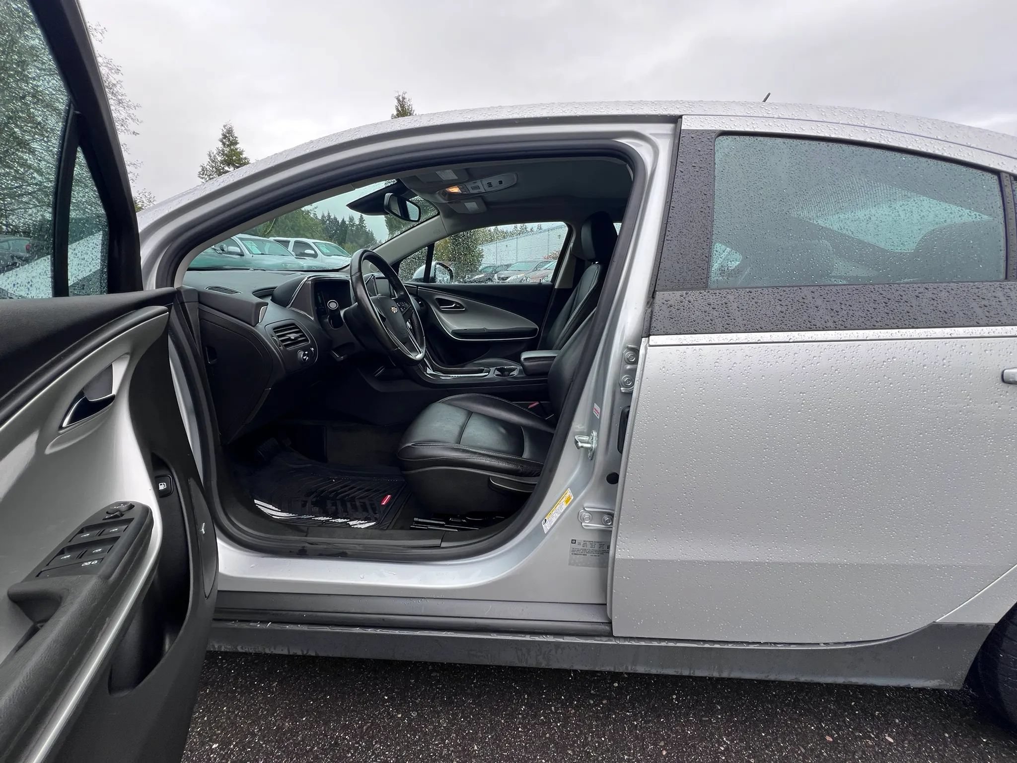 Used 2015 Chevrolet Volt Premium w/ Premium Trim Package FWD image 13