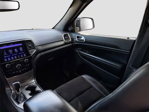 Used 2020 Jeep Grand Cherokee Altitude image 26