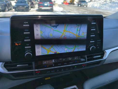 Certified 2024 Toyota Sienna XLE w/ XLE Plus Package image 13