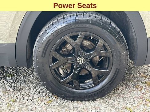 Used 2025 Volkswagen Atlas Peak Edition SE AWD/4WD image 9