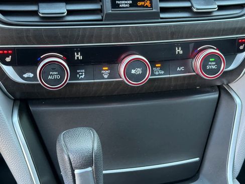 Used 2018 Honda Accord EX image 21