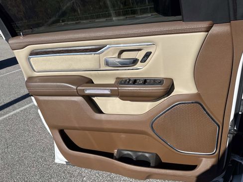 Used 2019 RAM 1500 Laramie image 17