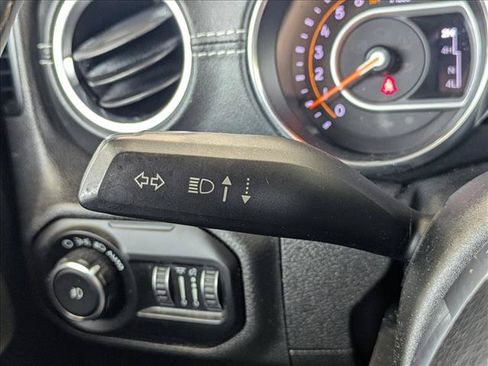 Used 2019 Jeep Wrangler Unlimited Sahara AWD/4WD image 8