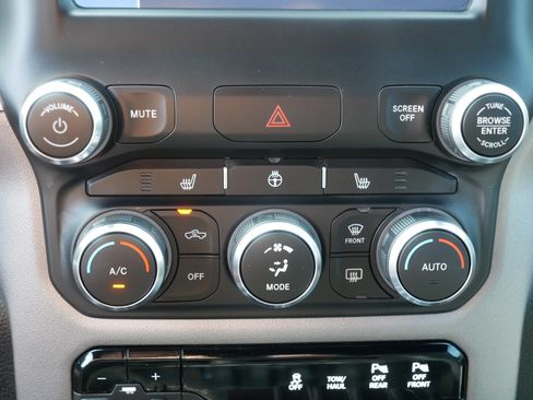 Used 2022 RAM 1500 Big Horn AWD/4WD image 23