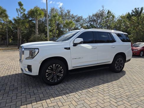 Used 2023 GMC Yukon Denali image 3