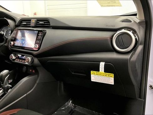 New 2025 Nissan Versa SR w/ Trunk Package image 32