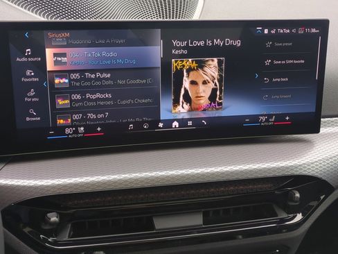 Certified 2026 BMW 330i Sedan w/ M Sport Package image 21