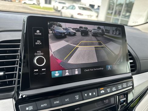 Used 2026 Honda Odyssey Touring image 19