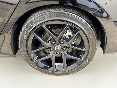 Used 2025 Honda Civic Sport image 31