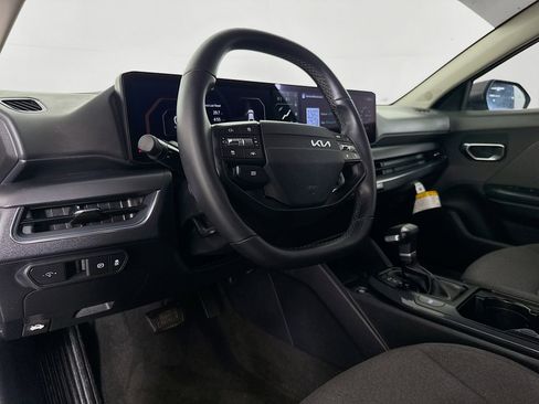 Used 2025 Kia K4 EX image 22