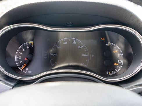 Used 2016 Jeep Grand Cherokee Limited image 12