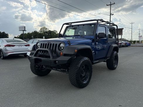 Used 2009 Jeep Wrangler Sahara w/ Dual Top Group AWD/4WD image 3