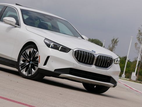 Used 2026 BMW i5 eDrive40 AWD/4WD image 37