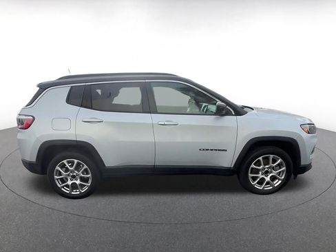 Used 2025 Jeep Compass Limited AWD/4WD image 16