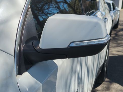 Used 2022 Chevrolet Traverse LT image 12