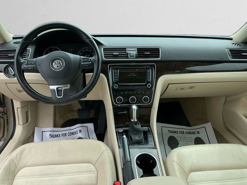 Used 2015 Volkswagen Passat TDI SEL Premium FWD image 10
