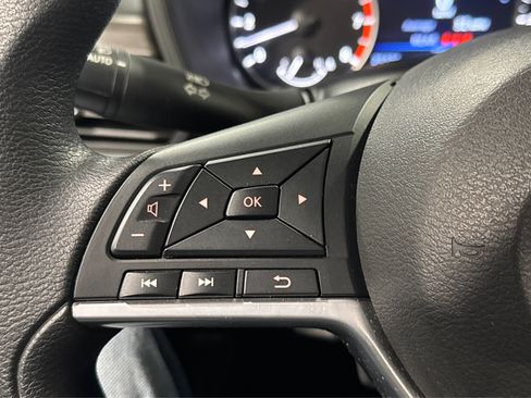 Used 2025 Nissan Altima 2.5 SV image 22