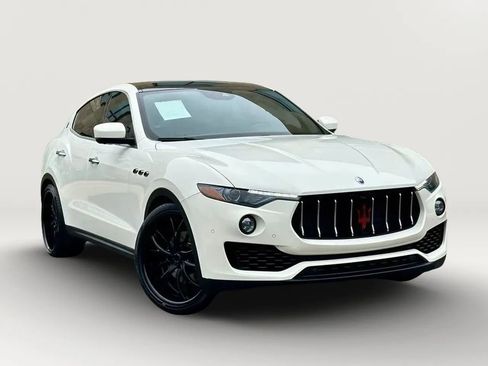 Used 2018 Maserati Levante AWD/4WD image 50