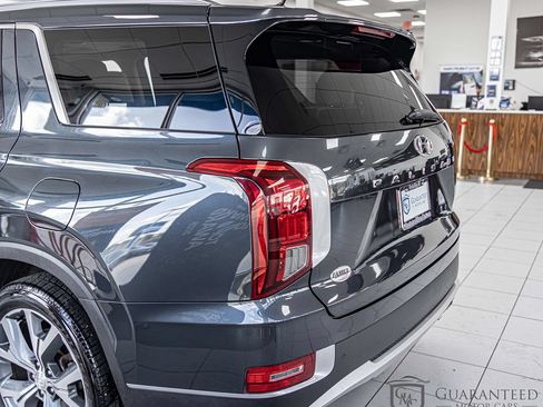 Used 2020 Hyundai Palisade SEL w/ Premium Package FWD image 14