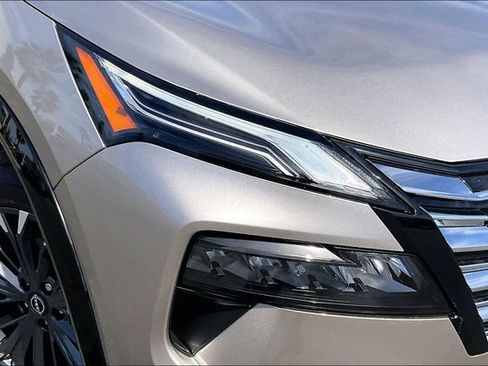 New 2026 Nissan Rogue Platinum image 10