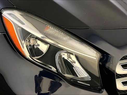 Used 2018 Mercedes-Benz GLA 250 4MATIC image 27
