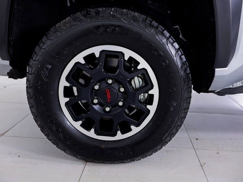 Used 2025 Toyota Tacoma TRD Off-Road image 29