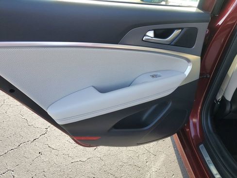 Used 2025 Genesis G70 2.5T w/ Sport Prestige Package image 16