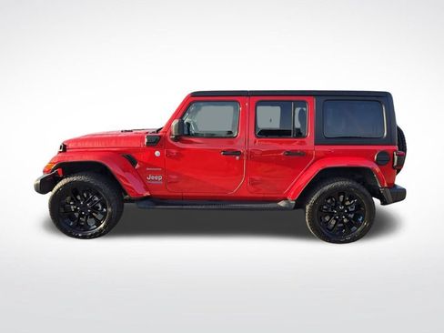 Used 2022 Jeep Wrangler Unlimited Sahara w/ Cold Weather Group AWD/4WD image 7