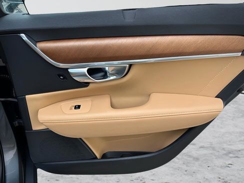 Used 2017 Volvo S90 T5 Inscription w/ Vision Package image 28