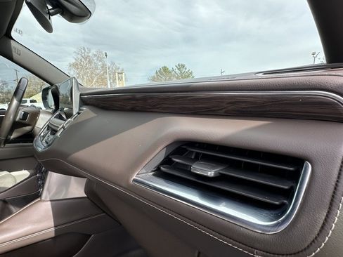 Used 2021 Chevrolet Suburban Z71 w/ Rear Media and Nav Package image 13