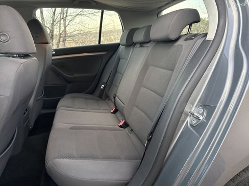 Used 2008 Volkswagen Rabbit S image 20