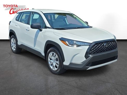 Used 2024 Toyota Corolla Cross L FWD image 3