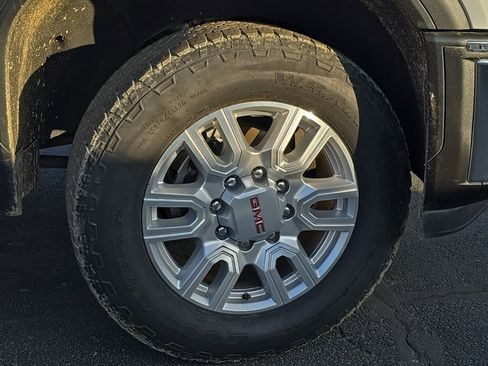 Used 2024 GMC Sierra 3500 SLE w/ SLE Value Package image 45