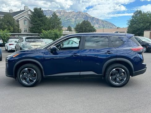 Used 2025 Nissan Rogue SV AWD/4WD image 8