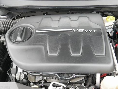 Used 2022 Jeep Cherokee Limited image 9