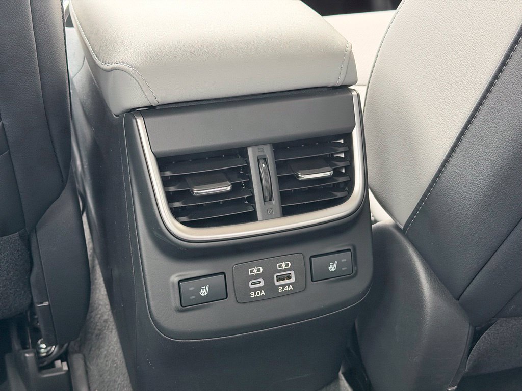 Used 2024 Subaru Legacy Limited AWD/4WD image 29
