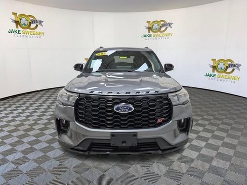 Used 2025 Ford Explorer ST w/ Sun And Sound Package AWD/4WD image 3