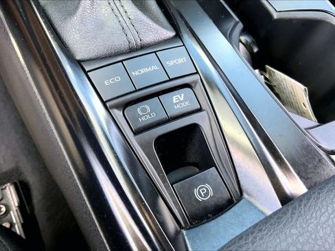 Used 2025 Toyota Camry LE FWD image 33