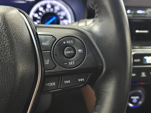 Certified 2024 Toyota Venza XLE image 30