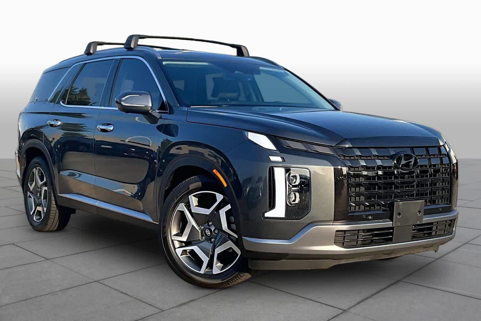 Used 2023 Hyundai Palisade SEL w/ Premium Package AWD/4WD image 3