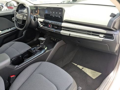 Used 2025 Kia K4 FWD image 27