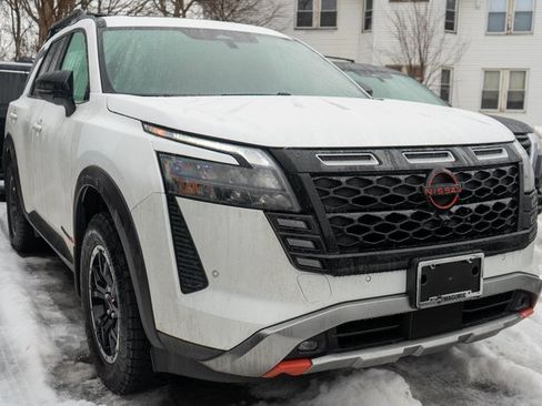 New 2026 Nissan Pathfinder SV image 3