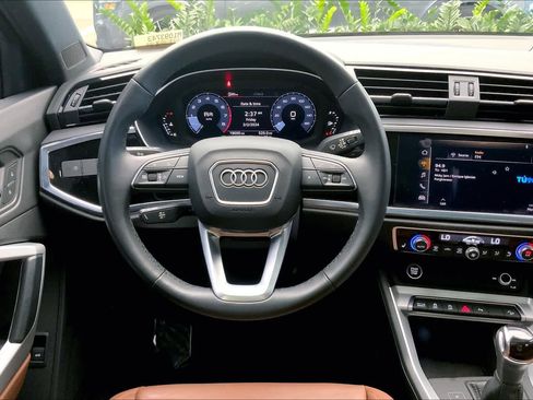 Used 2021 Audi Q3 2.0T Premium w/ Convenience Package image 6