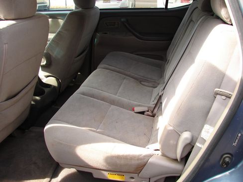 Used 2006 Toyota Sequoia SR5 image 9