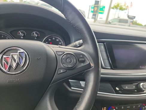 Used 2021 Buick Enclave Essence FWD image 21