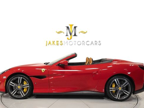 Used 2019 Ferrari Portofino RWD image 2
