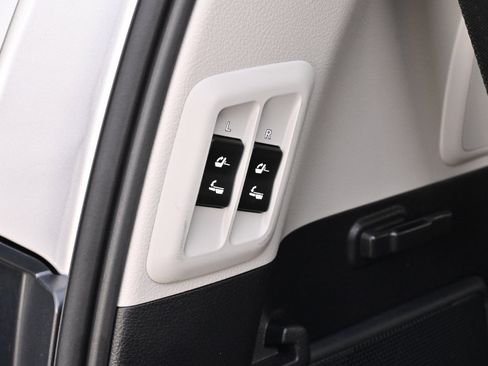 Used 2018 Lexus GX 460 Luxury w/ Preferred Accessory Package image 40