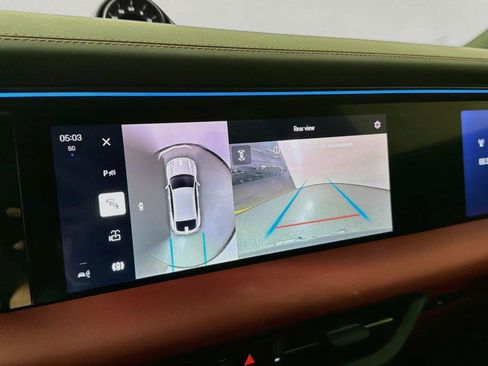 Certified 2025 Porsche Macan Turbo Electric AWD/4WD image 23